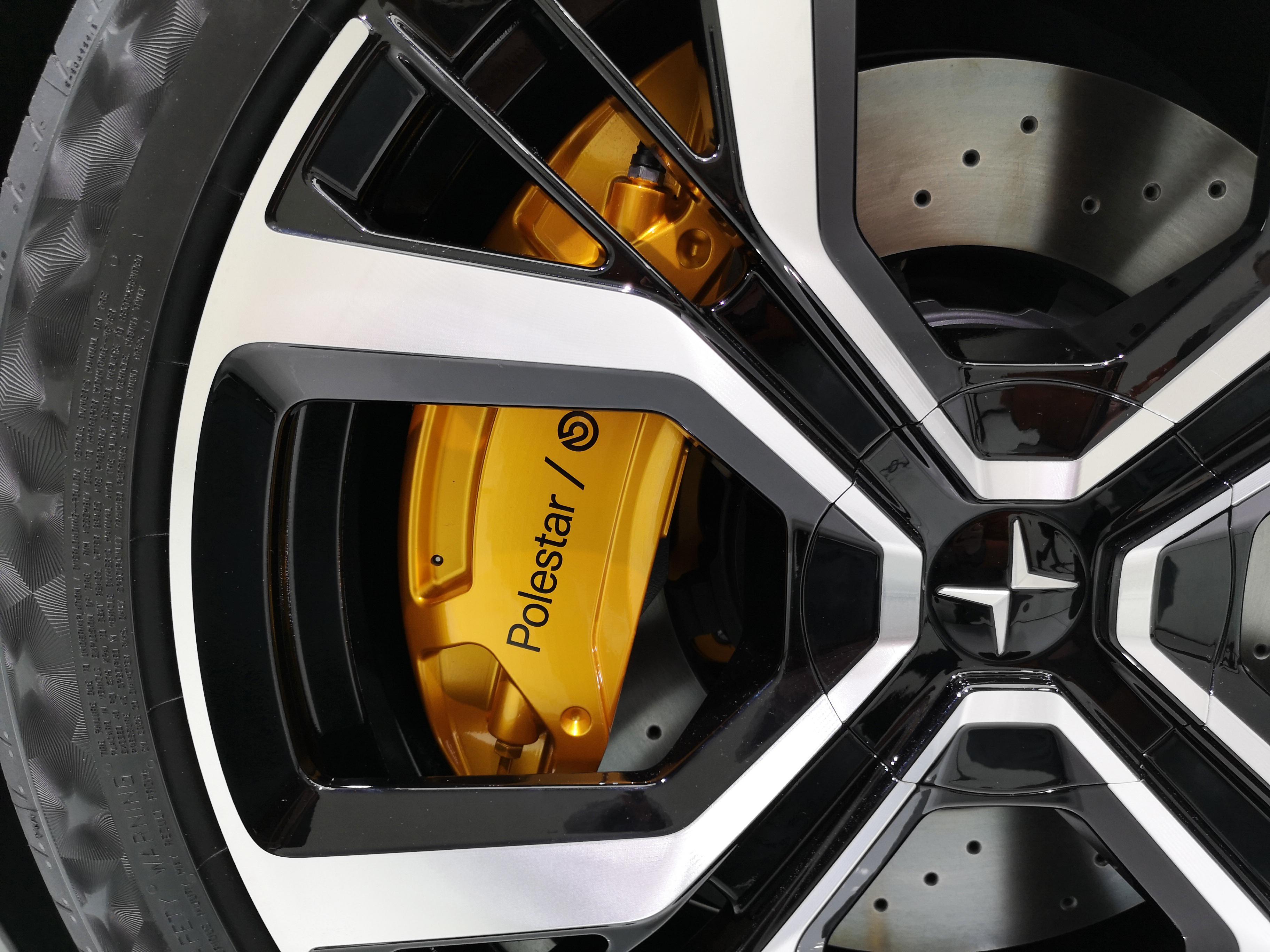 Polestar offers new subscription for cheaper fast charging